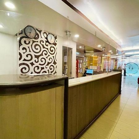Hotel 99 Monumento Caloocan Εξωτερικό φωτογραφία