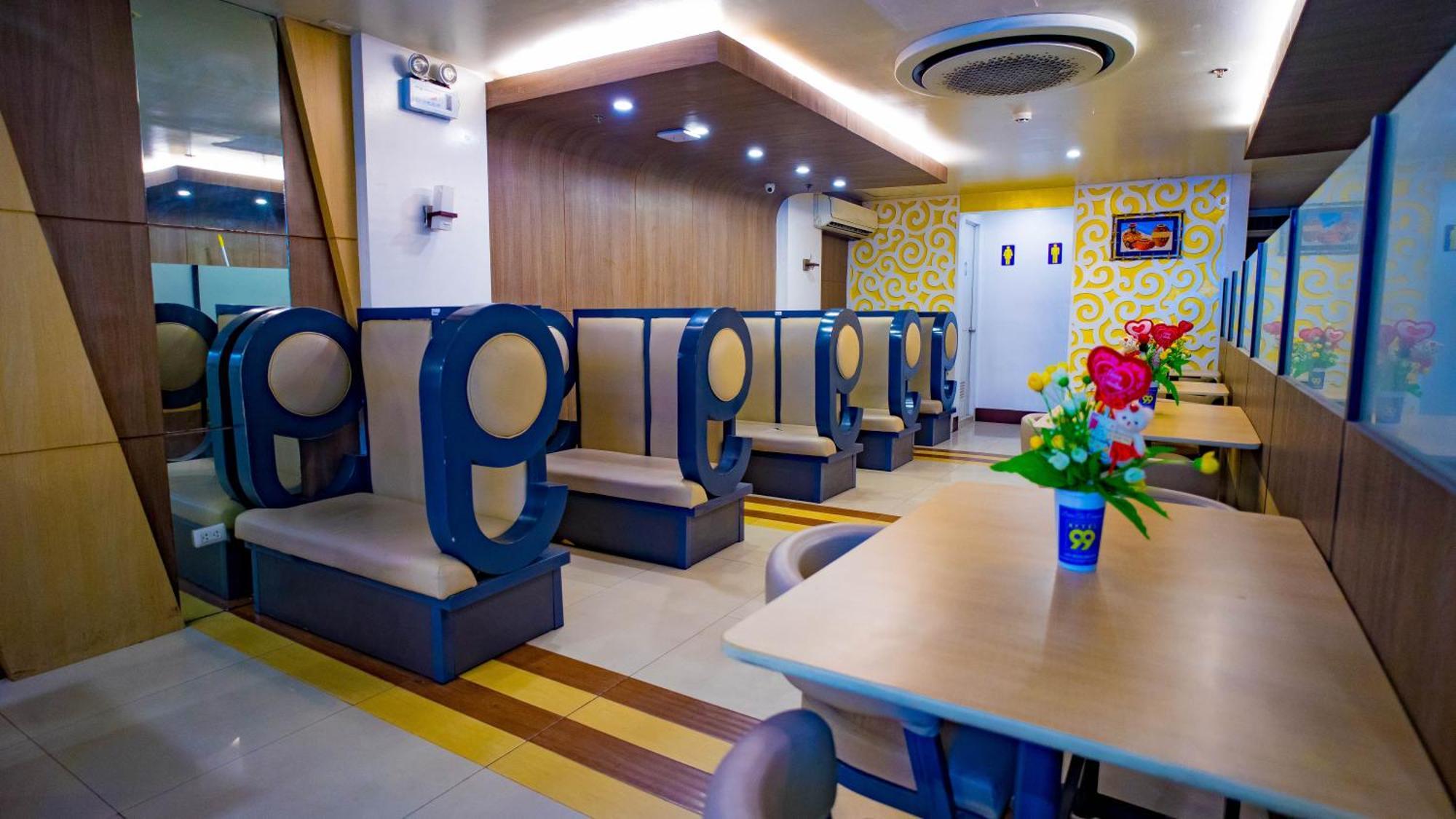 Hotel 99 Monumento Caloocan Εξωτερικό φωτογραφία