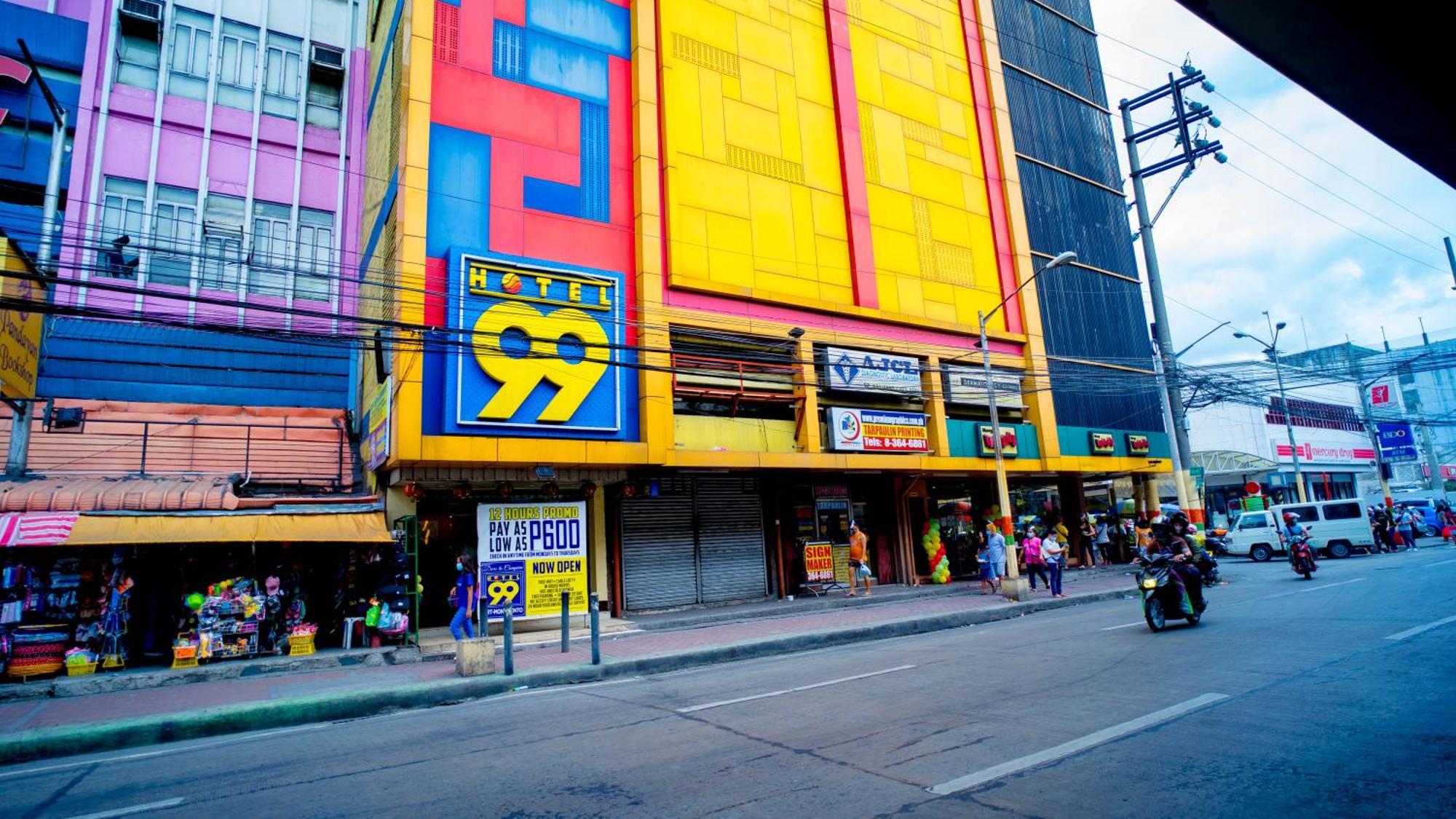 Hotel 99 Monumento Caloocan Εξωτερικό φωτογραφία