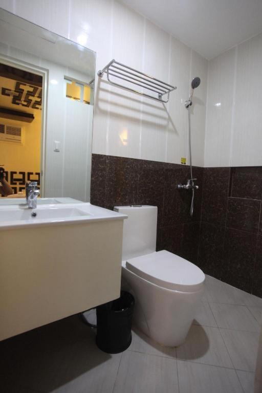 Hotel 99 Monumento Caloocan Εξωτερικό φωτογραφία