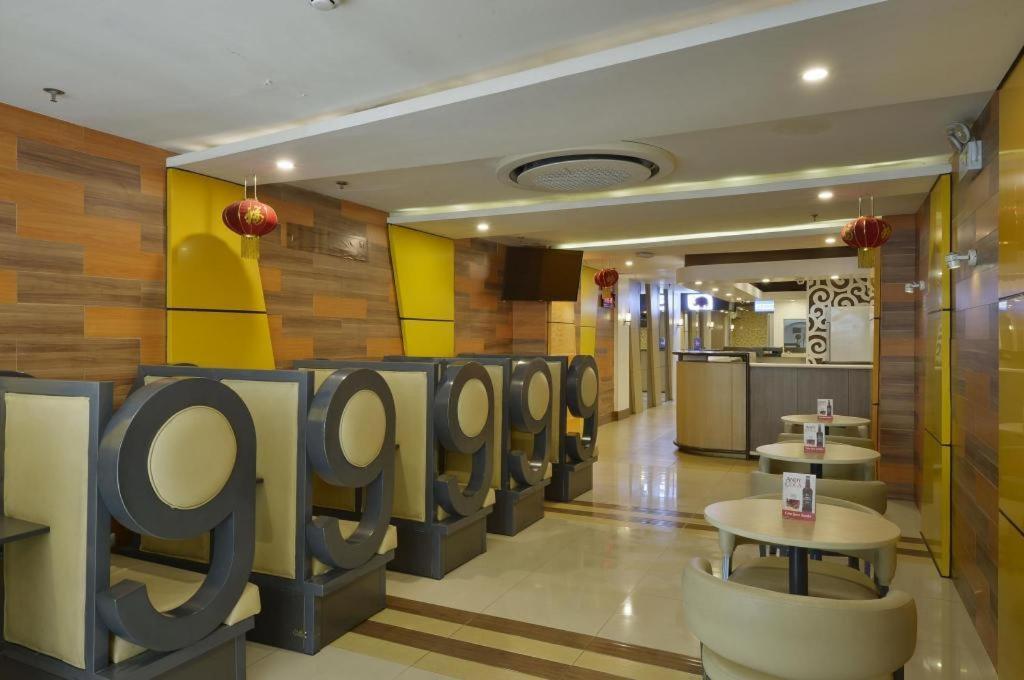 Hotel 99 Monumento Caloocan Εξωτερικό φωτογραφία