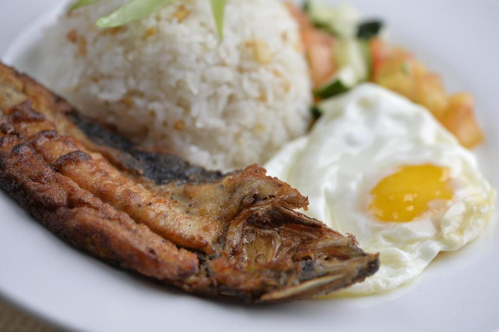 Hotel 99 Monumento Caloocan Εξωτερικό φωτογραφία