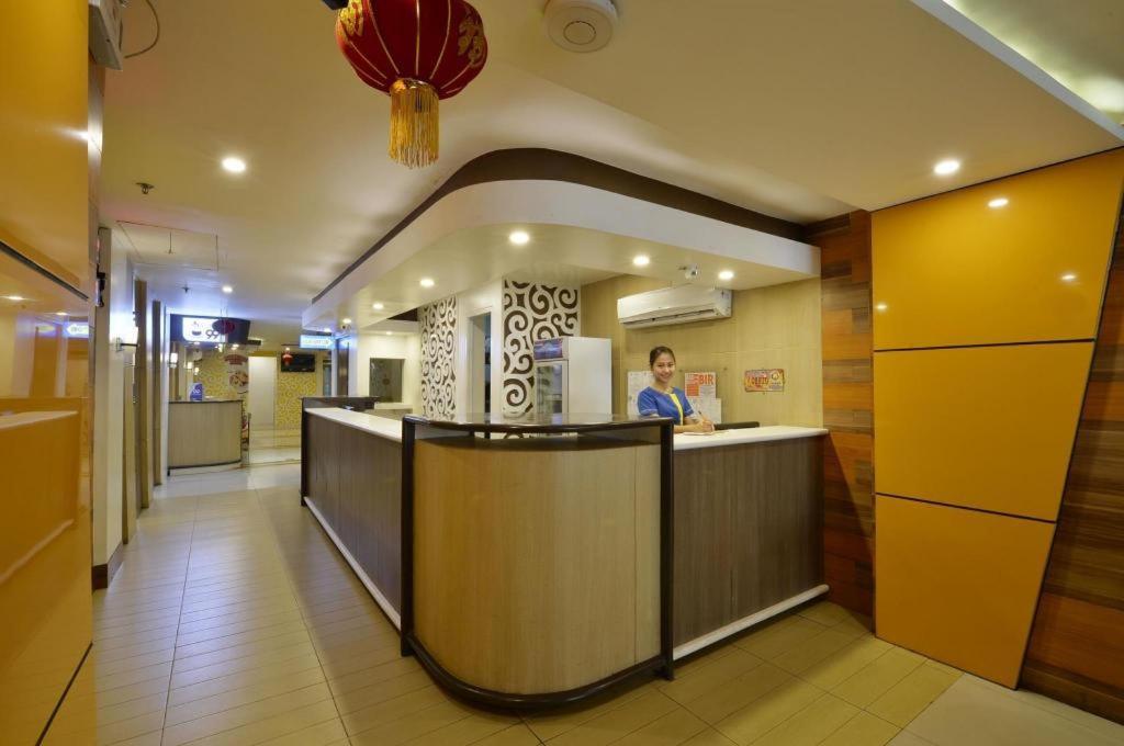 Hotel 99 Monumento Caloocan Εξωτερικό φωτογραφία