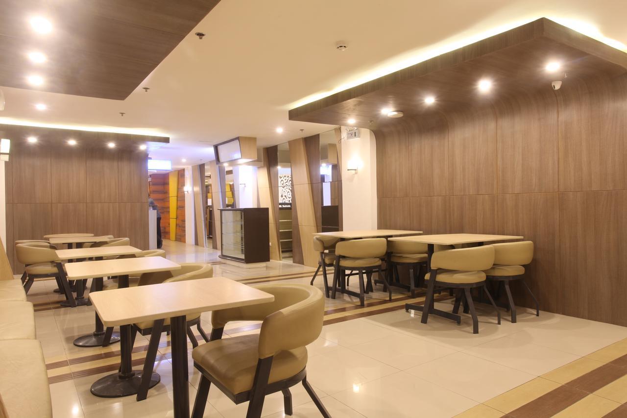 Hotel 99 Monumento Caloocan Εξωτερικό φωτογραφία