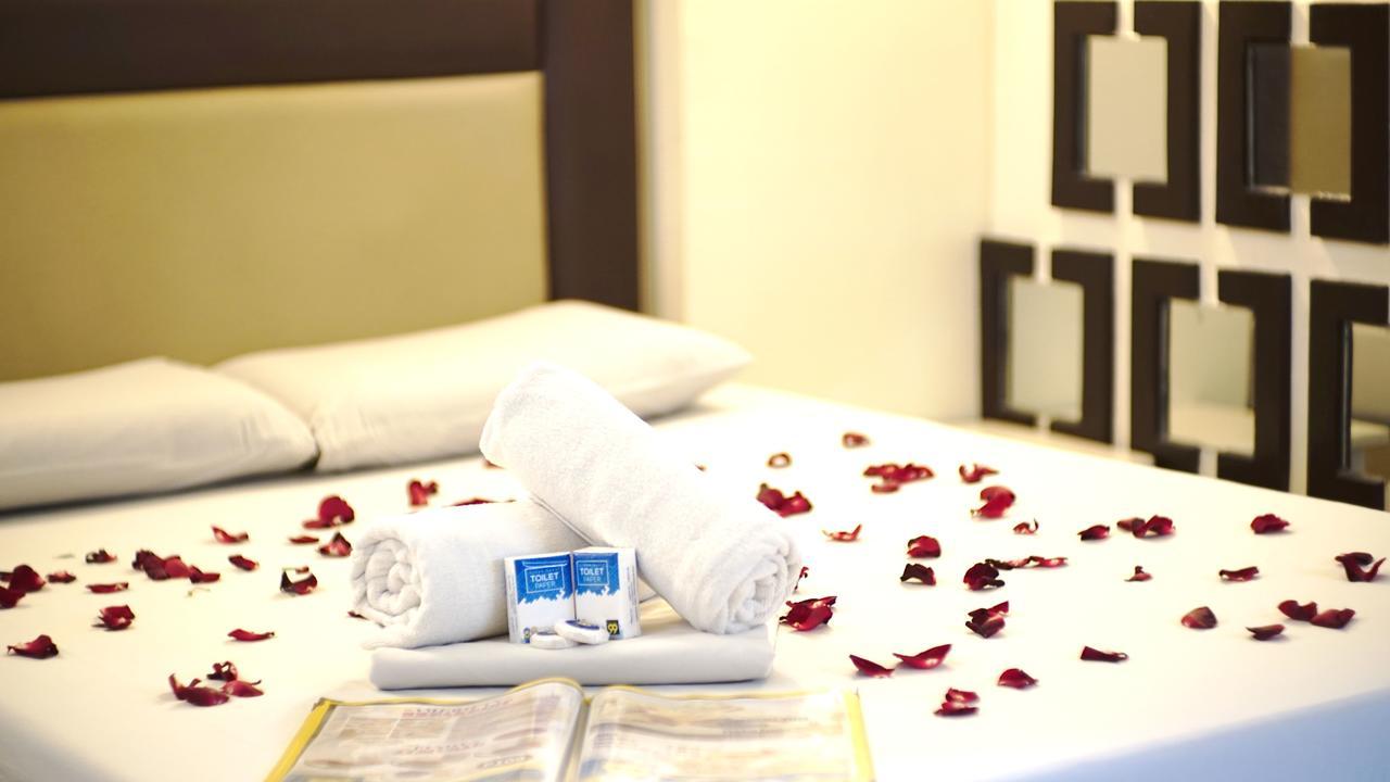 Hotel 99 Monumento Caloocan Εξωτερικό φωτογραφία