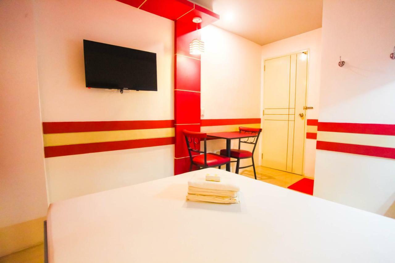 Hotel 99 Monumento Caloocan Εξωτερικό φωτογραφία
